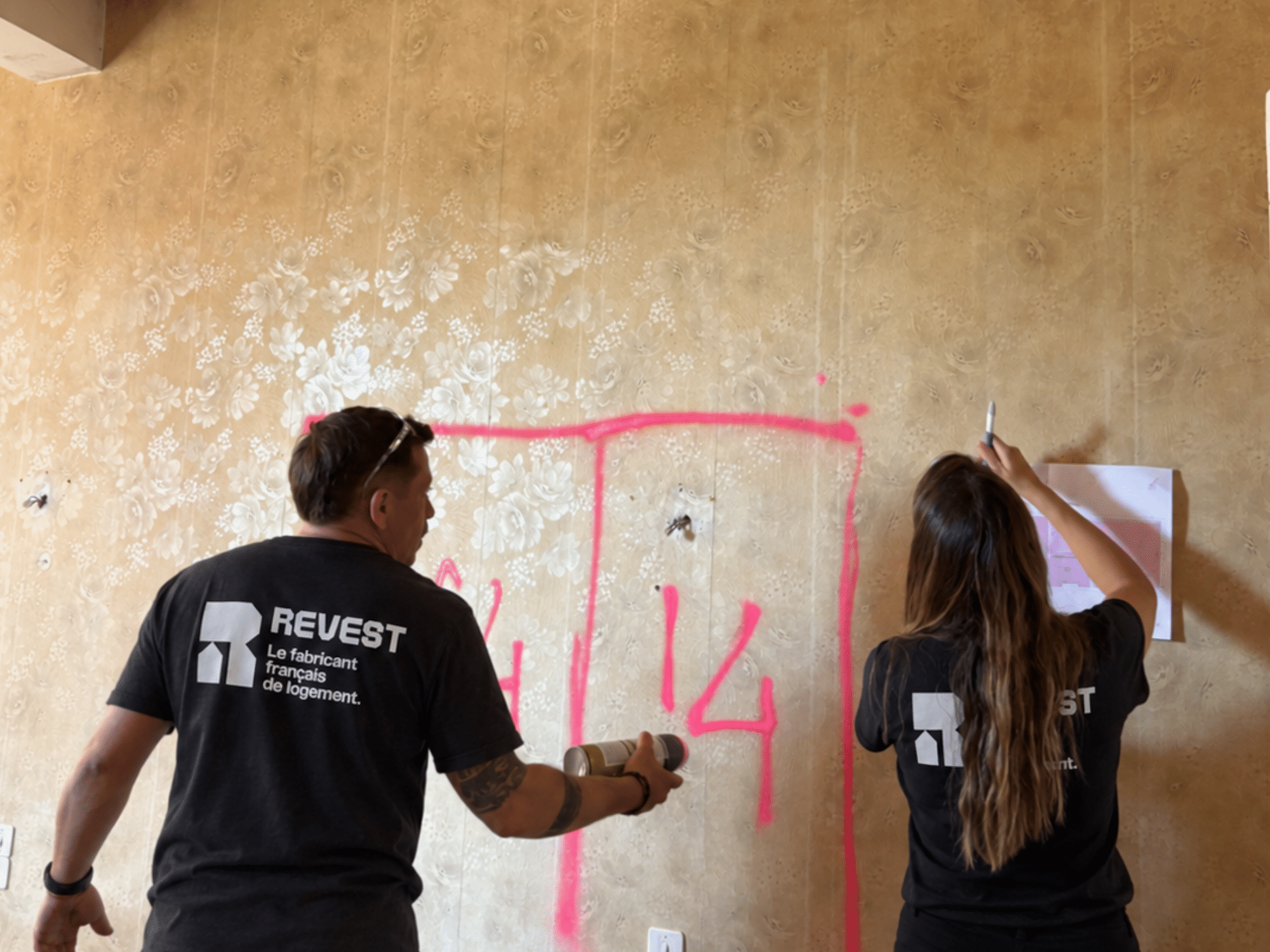 Équipe REVEST préparant la conception sur chantier